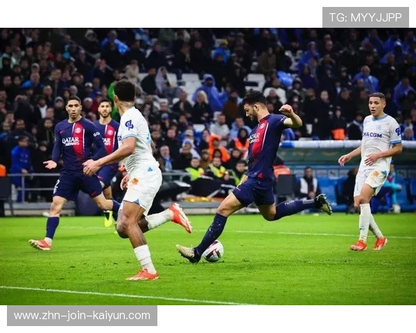 五大联赛新黑马：巴黎与朗斯逆袭争顶