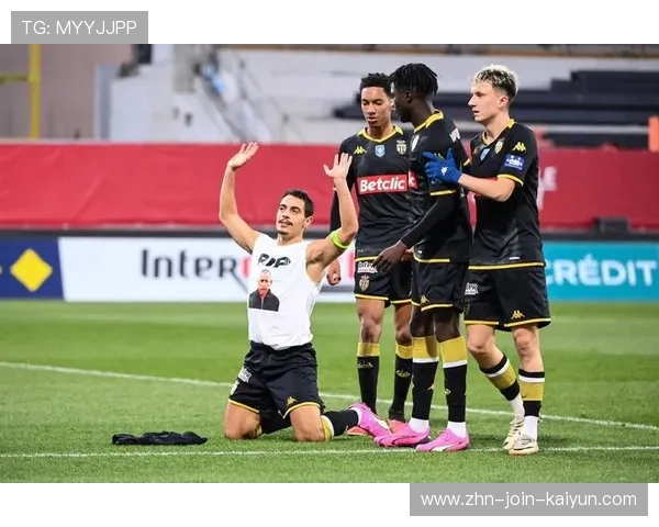 摩纳哥阵地战耐心足，本耶德尔禁区抽射一剑封喉